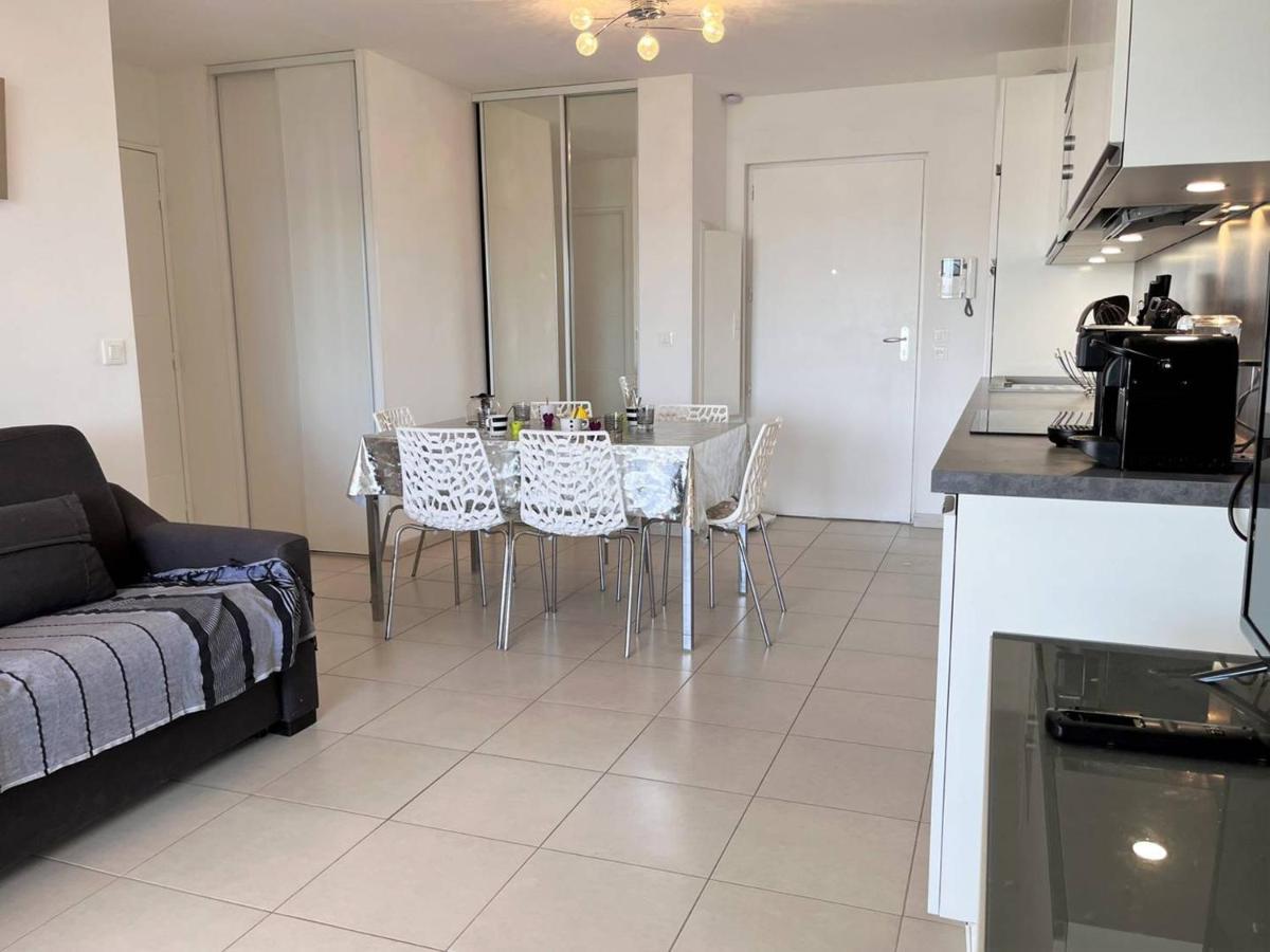 Charmant T2 Climatise Avec Grande Terrasse, Piscine Et Parking Privatif, Proche Plage Et Commerces. - Fr-1-251-441 Le Lavandou Exterior photo