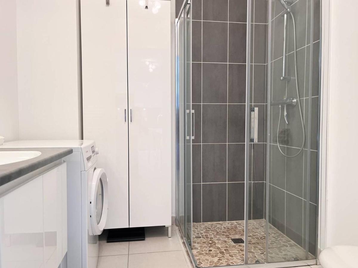 Charmant T2 Climatise Avec Grande Terrasse, Piscine Et Parking Privatif, Proche Plage Et Commerces. - Fr-1-251-441 Le Lavandou Exterior photo